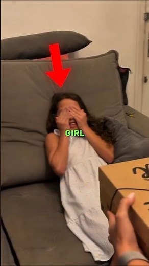 “Why Did This Little Girl Cry After Opening Her Gift? 😭🎁✨”
