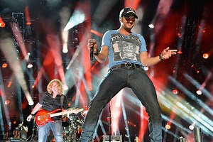 Behind the Song: Luke Bryan, 'Country Girl (Shake It for Me)'