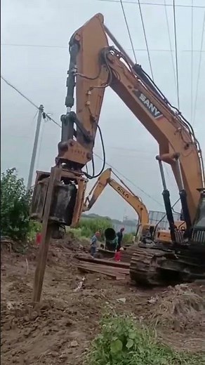 Hammer Mill in Action! 🔨 #Digging #heavyequipment