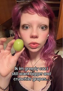 Indulging in Huge Crunchy Grapes: ASMR Mukbang Experience
