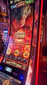 The NEW House of the Dragon Slot Machine Bonus is CRAZY! #slots #gambling #lasvegas