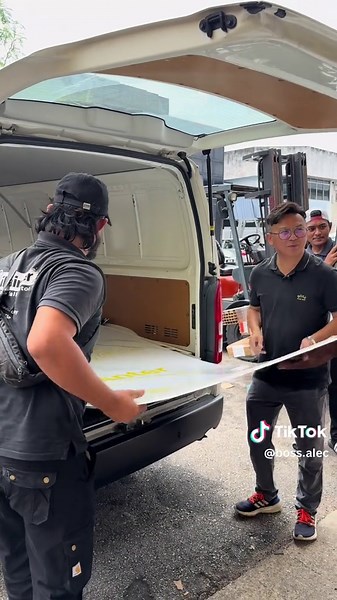 Nak beli satu van macam ni lah. Muat letak UV Board ni😎 #bossalec #fyp #uvboard