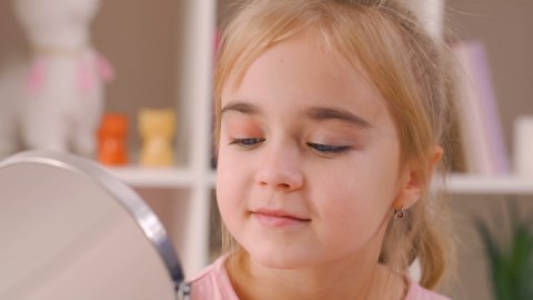 Kids Real Makeup Kit with Pink Unicorn Purse, Non Toxic Washable Make Up Set - Unicorn Toys for Girls Age 4-6, Valentines Day Gifts for Kids, Birthday Gift for Girl Ages 3 4 5 6 7 8 9 10 Years Old