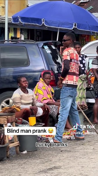 Blind man prank 😂#foryoupage❤️❤️ #hightlight #views #fyp #everyone