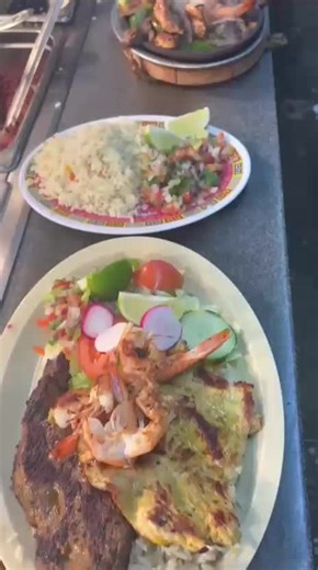 Conoce nuestro deliciosos platillos, sabor salvadoreño, lo puedes encontrar en nuestro extenso menú de platillos a la carta, esto es en El Dorado Restaurant en Hyattsville Maryland.