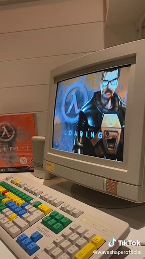 Rediscovering Half Life - A Retro Gaming Classic