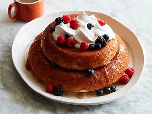 Giant Super Fluffy Pancakes