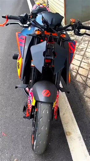 bike riderss on Instagram: "KTM super Duke 1290 looks #ktmduke #viral #reels #ktmindia #ktmfamily viral reels video 🔥☠️😈💫"