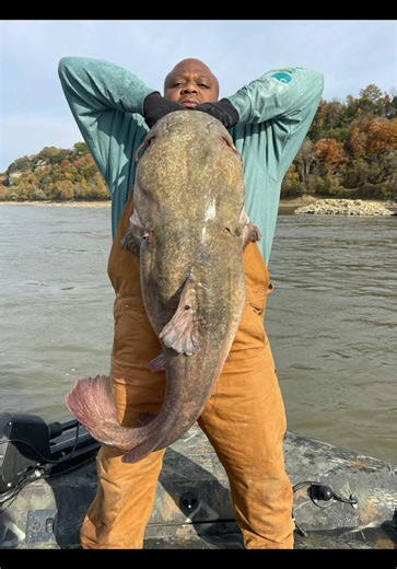 Exciting Catfishing Adventure on the Missouri River