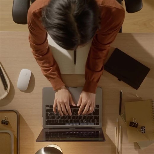 Drowning in admin tasks? 😩 Here are 3 signs it's time to hire a VA and reclaim your time! DM me 'VA' to get started! #VirtualAssistant #BusinessSupport #DelegateToScale #VirtualSupport