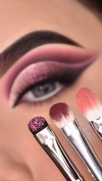 EKTA B on Instagram: "Created this Dramatic Cut-crease look with @europegirlcosmetics 40 Colour Eyeshadow Palette. I love how blendable & buttery these eyeshadows are. The shimmers are absolutely popping 😍 it’s a perfect palette to do all kind of neutral to full glam looks."