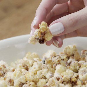 6.8M views · 16K reactions | Que tal inovar na hora de fazer pipoca...