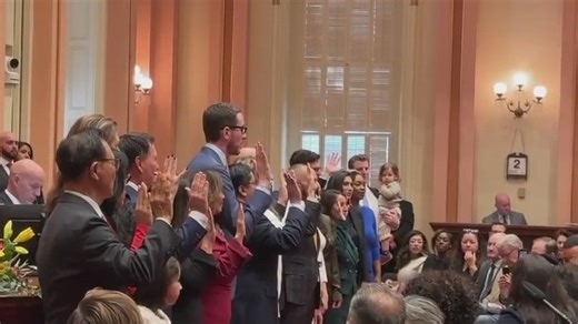 California lawmakers start historic special session