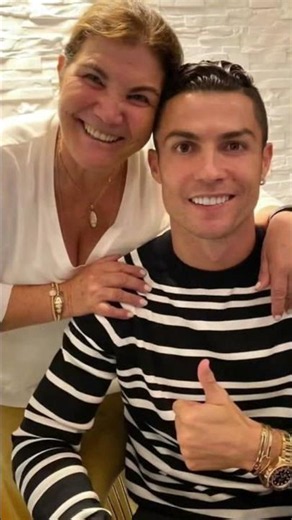 Roanldo reactions with his mom Maria 🥰 #ronaldo #viral #football #ronaldofans #fifa #fyp #shorts