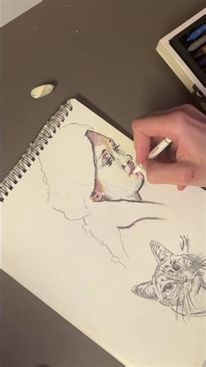 To draw a portrait with crayons 🖍️ #drawingtutorial #art #portraitfeed #crayons