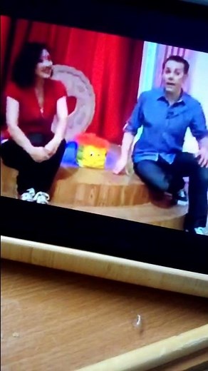 Show Me Show Me Series 1 Episode 25 Pockets and Kangaroos birds outside clip