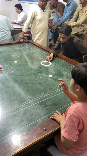 How to Play Carrom Board Like a Pro | Amazing Tips & Tricks 😎🔥#ytshorts #trickshots