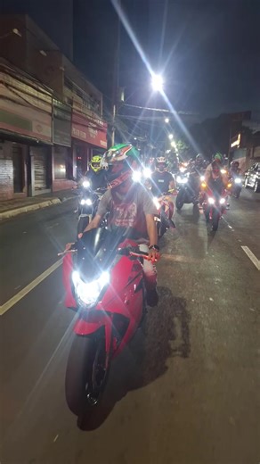 HOJE15/02/2026 A CHEGADA DO CORPO DO VINICIUS NA CIDADE DE OURINHOS ATÉ O VELÓRIO MUNICIPAL Motociclistas realizaram um cortejo comovente na chegada do corpo de Vinícius Agrela 34 anos , ao velório municipal da cidade de Ourinhos em uma última homenagem marcada por respeito, dor e despedida. | Reporter Ourinhos