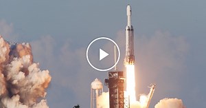 SpaceX’s Falcon Heavy Rocket Launches and Lands Successfully