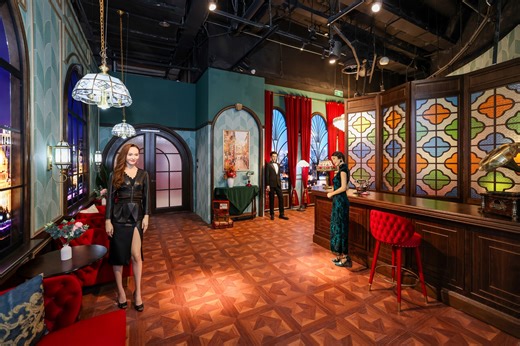 Madame Tussauds' Shanghai Museum now boasts a brand-new old Shanghai-styled section. Opened on February 9, the area restores scenes from the popular TV drama Blossoms Shanghai with wax sculptures of main characters on display. Shanghai is Madame Tussauds' first museum on the Chinese mainland. The wax museum closed its Beijing and Chongqing venues last year due to fierce competition in the travel sector. The update at the Shanghai venue aims to help the museum lure in more tourists. #CGTN | CGTN