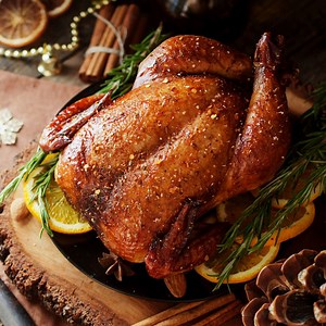 AGA Christmas Tip - Cooking your turkey ⭐🎄⁠ There are three easy roasting methods to choose from when it comes to turkey – fast roasting oven method, medium baking oven method or slow simmering oven method. We would suggest thinking about which ovens you will need on the day to decide the best method for you.⁠ Learn more about how to cook the perfect turkey in your AGA ➡️ https://www.agaliving.com/roasting-and-serving | AGA & AGA Cookshop