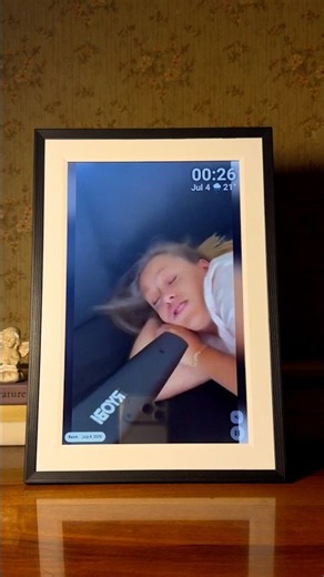 Perfect gift for your love 😂❤️ #giftguide #couples #digitalphotoframe
