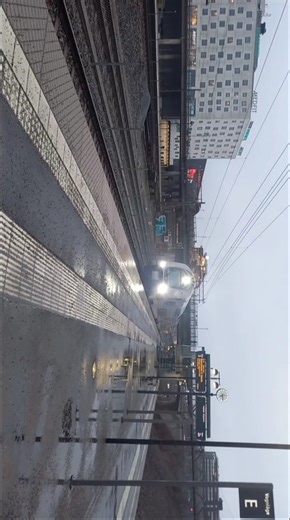 X40 avgår Flemingsberg med 2 konstiga tutor 🤨. Filmat med ‪@Tågspaning‬ och mer!