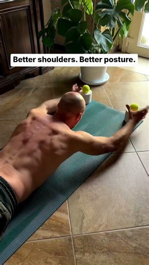 Tennis Ball Shoulder Hack for Perfect Posture #posture #shoulders #fitnesstips