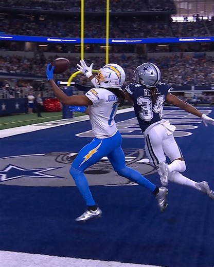 Some absolutely unreal WR/TE plays to cap off 2025 😳 | NFL