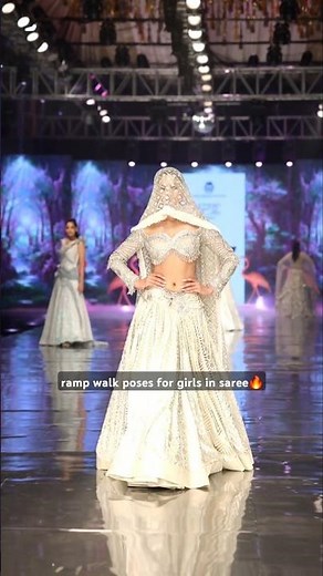 ramp walk poses for girls in saree 🔥 #shortsfeed #supermodel #fashion