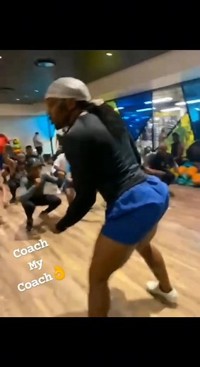 King of squat 👑 Brazilian funk 📢📢📢🇧🇷 #kingofsquat #squats #agachamento #glutesworkout #glutes #gluteos #gym #academia #brazil #southafrica