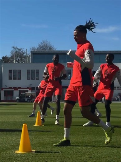 Bayern Players Train for Bayer Leverkusen Match