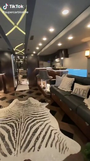 Supercar Blondie على TikTok