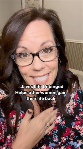 I lost 20 pounds in the first month and physical cravings were gone! That’s when I knew my rescue boat had arrived. Food boundaries for the win! 3 meals a day of real food, daily quiet time, and living life in between. Within 9 months, I lost 100 pounds and I’ve kept it off for 5 years now. I thought I would be overweight and food obsessed forever…. But I am joyful, healthy, and free!! I break down my exact process in my free guide. Get it here 👇 or in bio link https://lifeunbinged.com/breaking