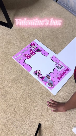 Valentines box tutorial part 1. Let me know if yall want the rest! And should I make the videos longer? #valentinebox #valentinetreats #fyp #treatbox #minnievalentine