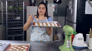 8.9K views · 350 reactions | Un regalo de Blossom para ti . Aprende a hacer french macarons utilizando una tecnica muy facil . Esperamos que te guste . | Blossom Cakes | Facebook