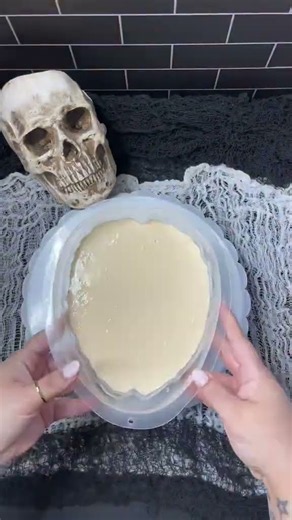 This Halloween Jello Brain makes a creepy gelatin brain you... #Shorts #cave_bakery
