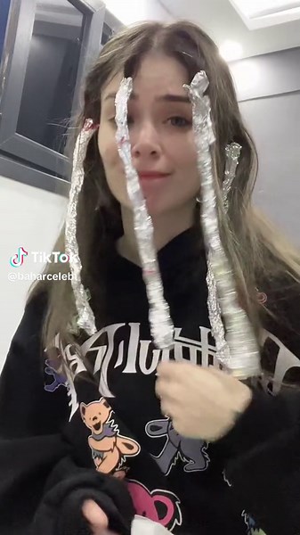Creative Hair Wrapping Techniques with Aluminum Foil