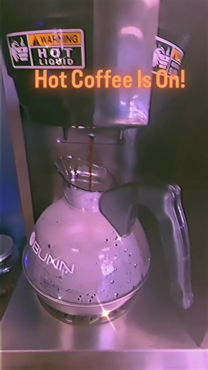 HOT COT OF POFFEE ALERT! Fresh coffee is on! Build your own latte! CONE GET SOME @strongholdstudios570 at @UnionVapors570 @Barthold Studios LLC