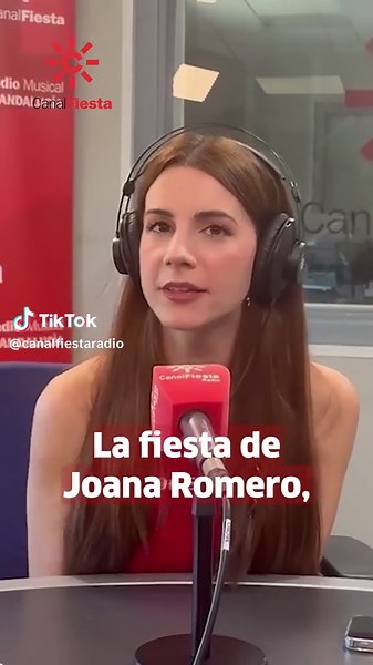 ¿Qué música inspira a la autora de éxitos como 🥄 'La cucharita' o 'Tú y yo'? Deja que ella misma te lo cuente en... 🅻🅰 🅵🅸🅴🆂🆃🅰 🅳🅴... 𝕁𝕠𝕒𝕟𝕒 ℝ𝕠𝕞𝕖𝕣𝕠 Domingo | 20:00 CanalFiestaRadio 🎙️ Con @dominguez.ja | @canalfiestaradio | @soyjoanaromero | @rodri_gallagher 🤿🫧 #MójateConCanalSur