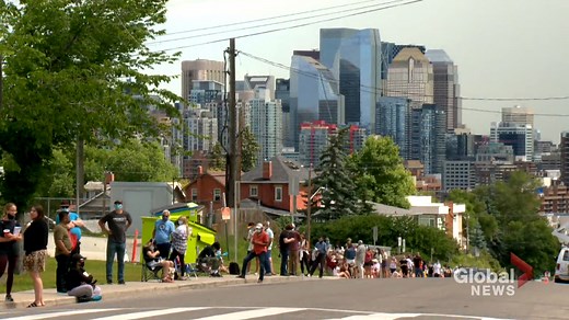 Long waits at Calgary’s drop-in COVID-19 testing site