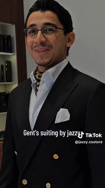 Customizable Gentlemen's Suits Available Worldwide