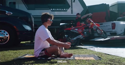 Finally posting #fyp #fypシ゚viral #supercross #makemefamous #fypシ #edit #dirtbikeedit #motocross #foryoupage #foryou #chasesexton #foryoupage