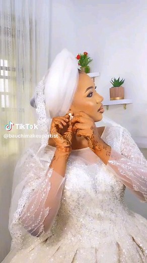 Muslim Bride Inspiration shoot with the great team Dress& Bouguet:@landsbridals Glam:@rahmah_beauty Photography:@chechephotography #bridetobe#bride2023#bridesmaids #bauchi #bauchiweddings #arewaweddings | L&S Bridals