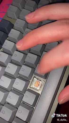 Best Keyboard Switch Type: Linear, Tactile, or Clicky?