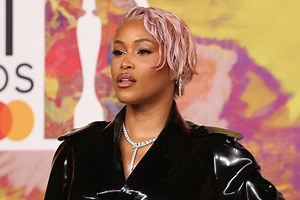 Eve's Cotton Candy Chic Cut Is So Good She Should Keep It