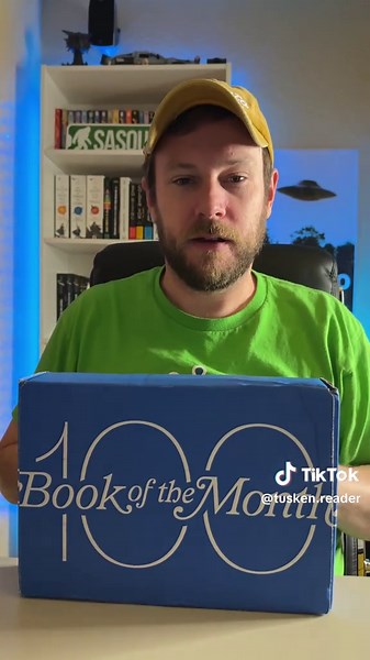 As Brad Pitt once asked, “what’s in the box!?” #books #botm #booktok #bookworm #bookfriends Use this link to join BOTM: https://www.mybotm.com/xpiruqtwf8