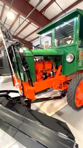 Let’s take a look at our iconic 1922 Walter Snow Fighter! ❄️🚛 Engine: Waukesha 4-Cylinder Transmission: Walter 5-Speed #iowa80truckingmuseum #iowa #iowa80 #iowacheck #truckinghistory #trucking #trucks #oldtrucks #truckers | Iowa 80 Trucking Museum
