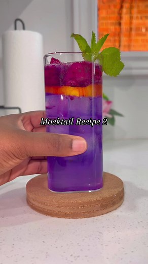 Welcome to my Mocktail Series 👀 Anything purple,count me in 🤭 Recipe 2 🖤. This one was nicer and refreshing 🤤 Ingredients used : Gatorade Lemon Dragonfruit Sprite Mint Lots of ice 🤭 #mealbarrecipes #fyp #mocktailrecipe #mocktails #mocktailsummer #fypシ #viral #drinktok #drinktiktok #mocktailrecipes #dragonfruits #gatorade #sprite #lemon #trendingtiktok