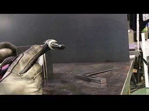 隅肉溶接をします。